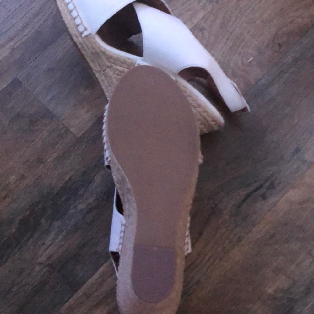 Never worn - Picture 2 of 3